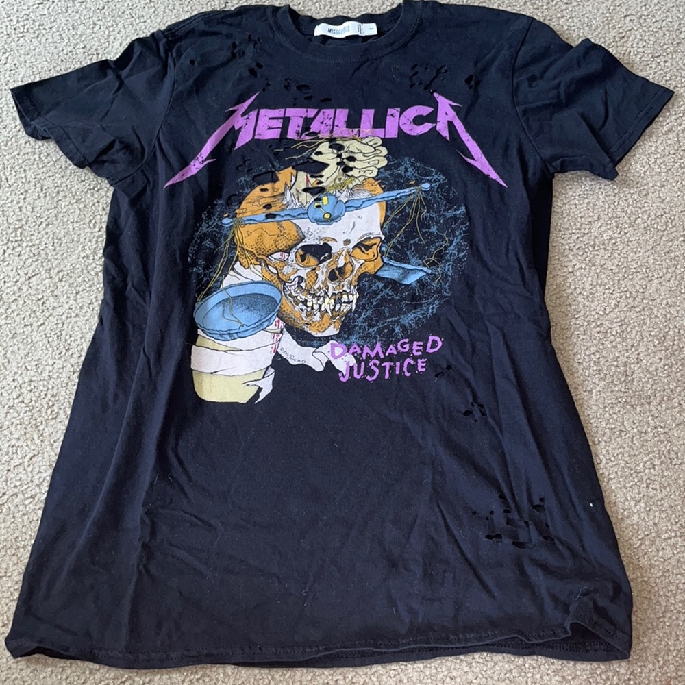 GRAPHIC TEE